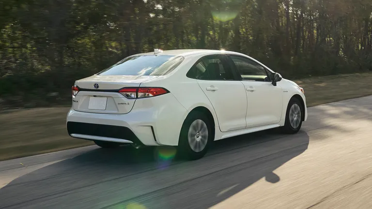 2022-toyota-corolla-hybrid-13